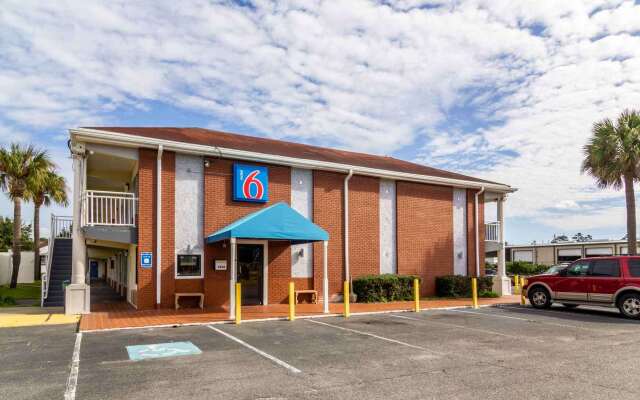 Motel 6 Brunswick, GA