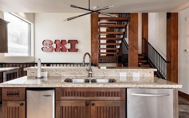 Old Town Luxury by Casago