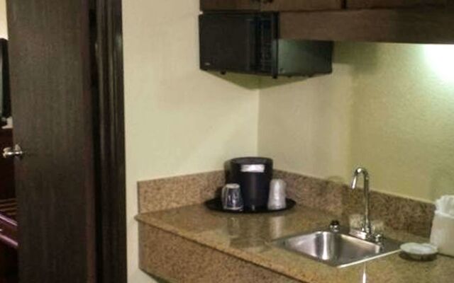 The Alexis Inn & Suites - Nashville Airport