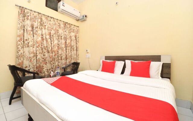 Oyo 30127 Hotel Sabina International