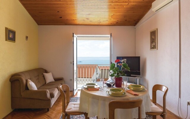 Nice Home in Makarska With Wifi and 2 Bedrooms