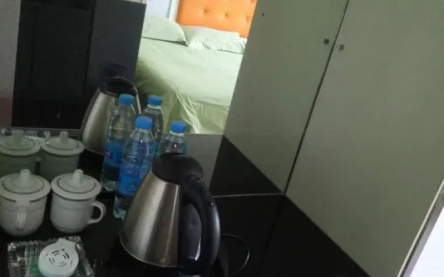 Kunshan Rongding Hotel (Yushan Square Subway Station Branch)