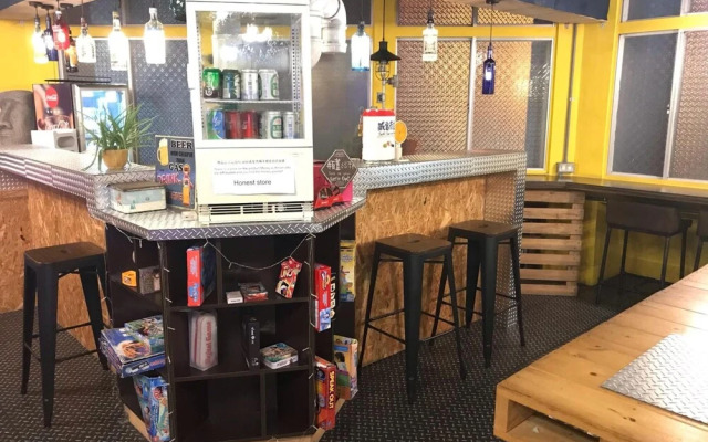 Hive Backpackers