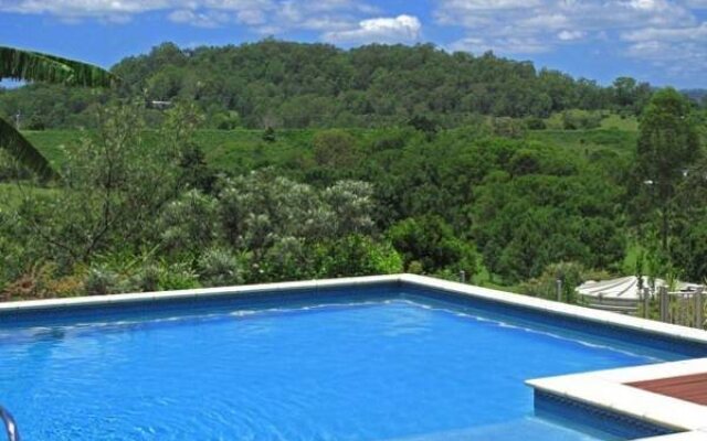 Jacaranda Creek Farmstay and Bed and Breakfast