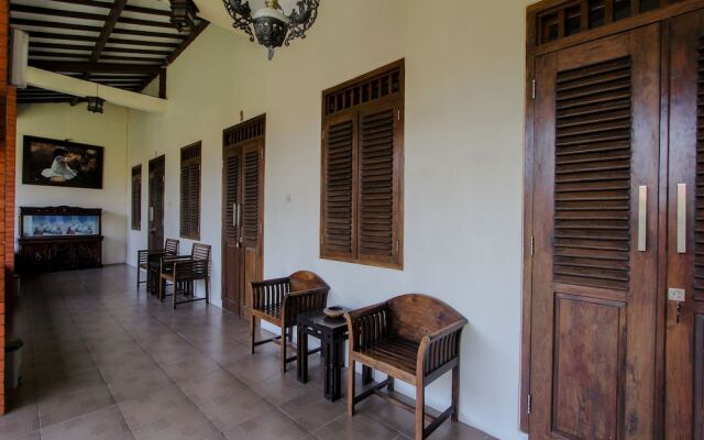 OYO 1361 Singosari Family Residence