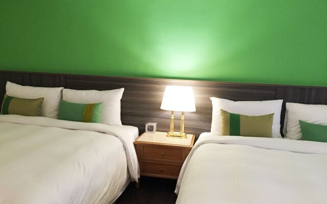 Green World Triplebeds Hotel