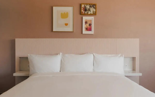 FOUND Hotel Miami Beach