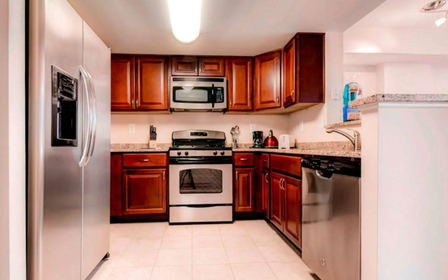 Global Luxury Suites at Tiverton Ave