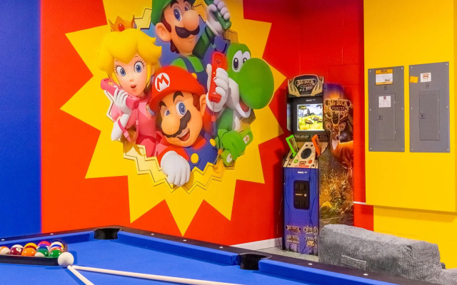 Luxury Home - ALL the Extras - Sleeps 39