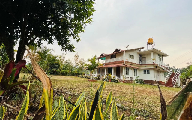 Mountain side retreat Near Tadiyandamol Hills