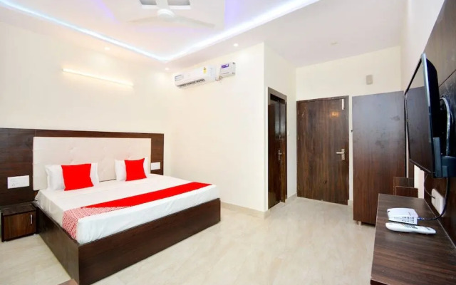 The Meridien by OYO Rooms