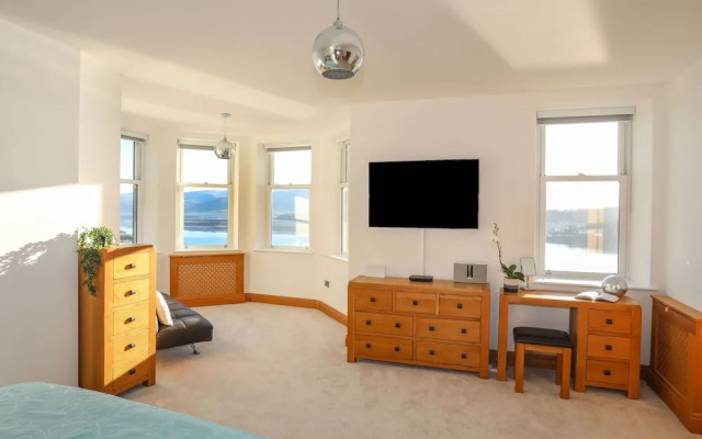 Bryn Mel Manor Straits View