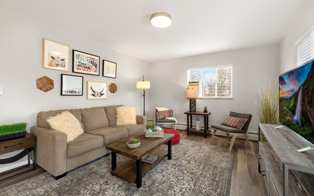 Old Town Condo by Library Park | Walk Everywhere!