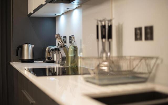 Luxury Cambridge City Apartment + FREE PARKING