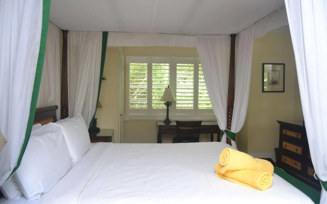 La Casa A North Beach Village Resort Hotel