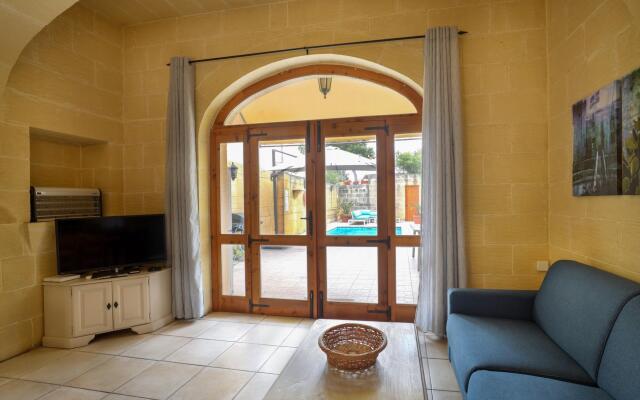 Superb Maltese Farmhouse with Private Pool