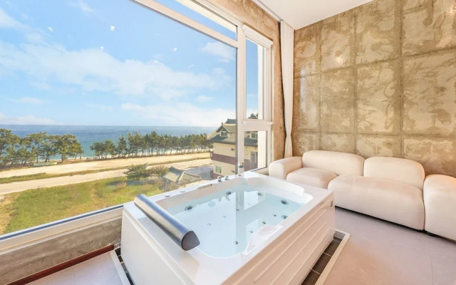 Gangreung cn6 Ocean View spa Poolvilla