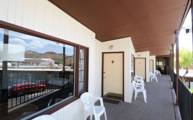 Aiken's Lodge