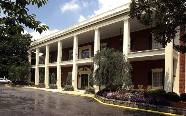 The Inn at Stone Mountain Park