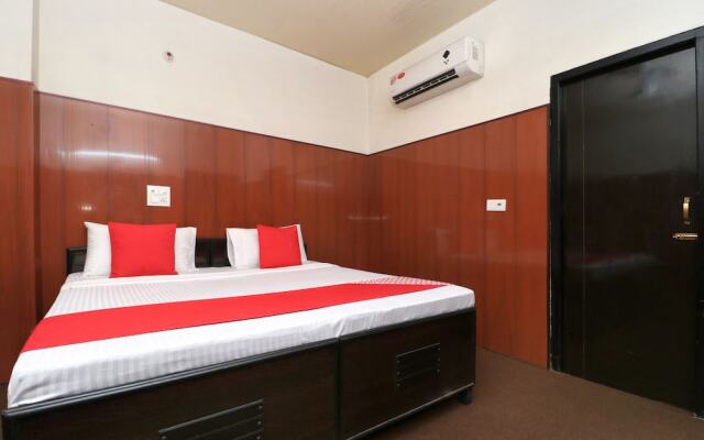 Oyo 27614 Hotel Oscar Inn
