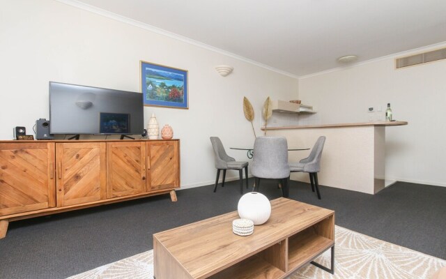 Inner City One Bedroom Apartment 13