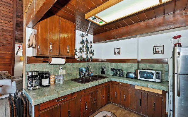 Yosemite Pines Cabin - Sleeps 8