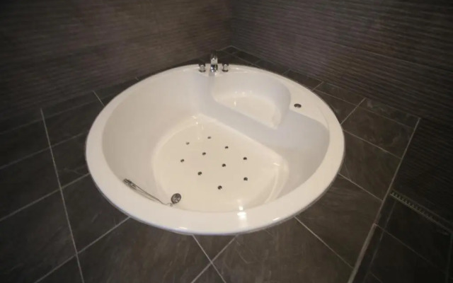 Busan Gangseo Gulangdong Besti Hotel