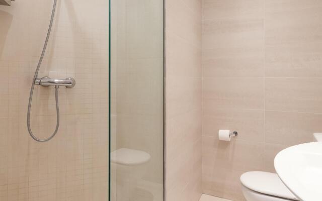 GAUDIR 6 · Soft and bright apartment w/terrace in Eixample