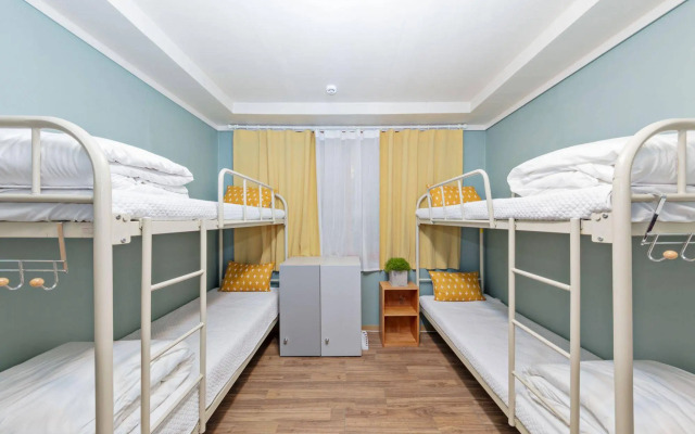 Cozzzy Guest House - Hostel