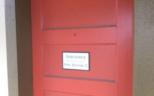 The Leakey Inn by CMD