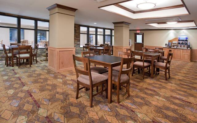 Holiday Inn Express Hotel & Suites Lander by IHG