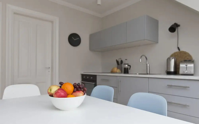 Thomsen Apartments