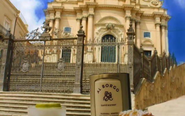 Reusuite Authentic Sicilian Hospitality
