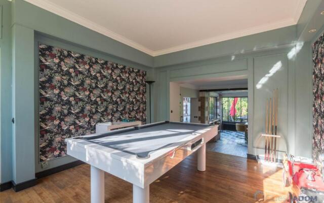 Maison avec jardin de 1200m et billard