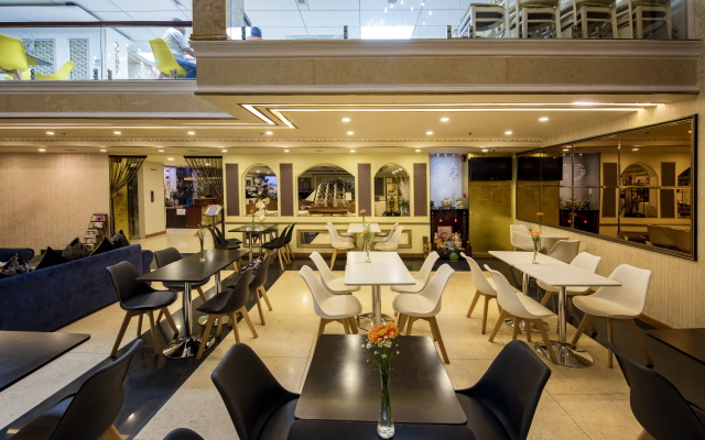 Golden Crown Hotel Saigon