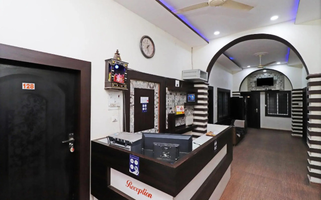 SPOT ON 43444 Hotel Alok Residency