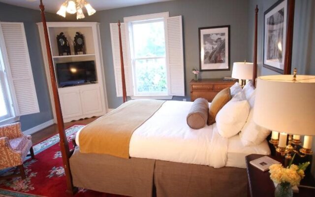 Stone Mountain Manor