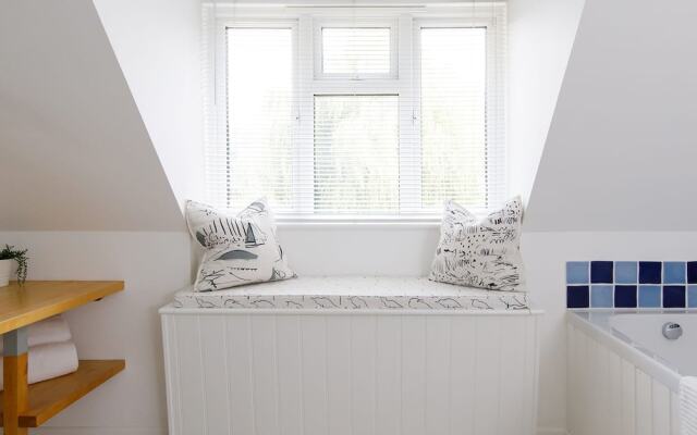 Secluded Rural Retreat Close to Beach - Sleeps 12
