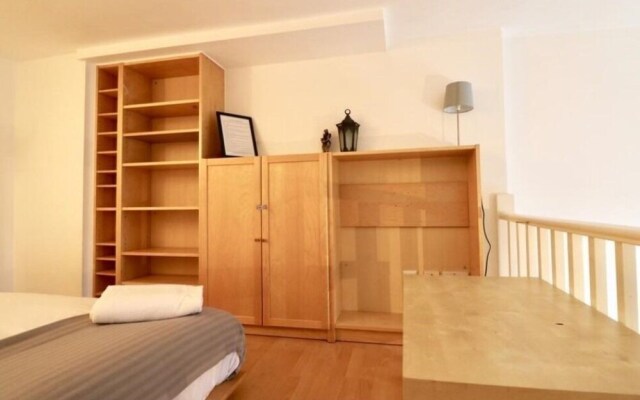 HFS Studio Next To Hydepark L16