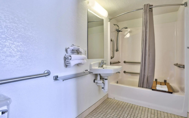 Motel 6 Flagstaff, AZ - West - Woodland Village