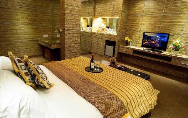 Maximillian Hotel
