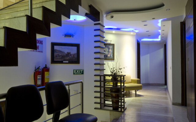 FabHotel Aashraye Nehru Place