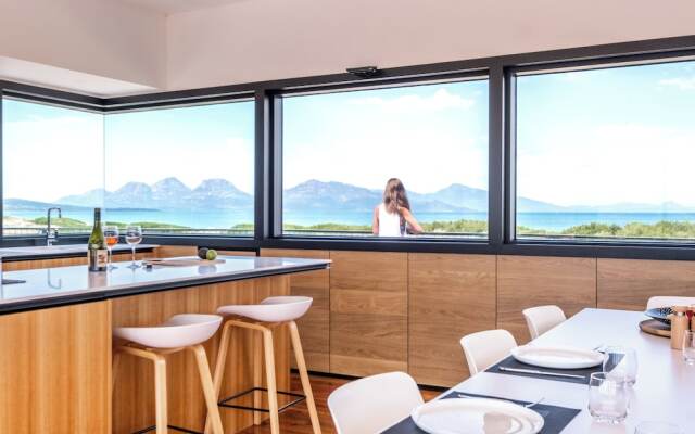 Elements - Freycinet Holiday Houses
