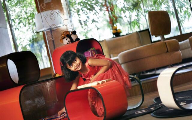 Novotel Mumbai Juhu Beach Hotel