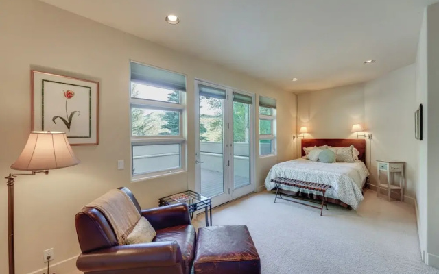 Expansive Sun Valley Home Close to Slopes!