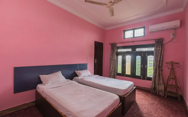 SPOT ON 631 Hotel Highway Plaza