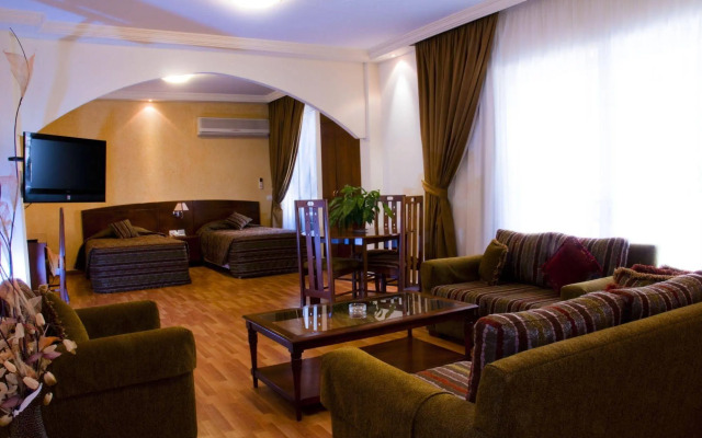 White House Suites