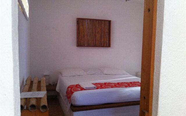 Nuestra Casa-Sai (Pet Friendly Hotel & Beach Club)