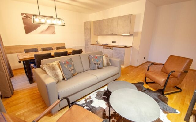 Finest Post Residence Apartments 7B Near ski Lift