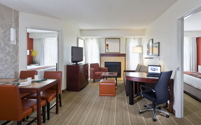 Residence Inn Houston The Woodlands / Lake Front Circle